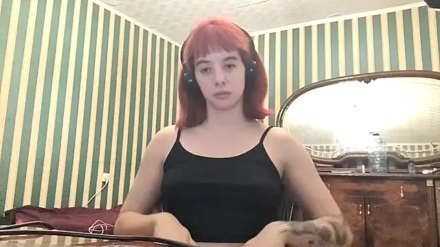 Snapshot of Remyelza chatting on 02.11.26 Remyelza online show from 02.11.26