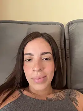 Snapshot of Larinhap chatting on 02.13.26 Larinhap online show from 02.13.26