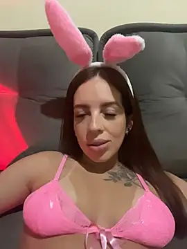 Snapshot of Larinhap chatting on 04.05.26 Larinhap online show from 04.05.26