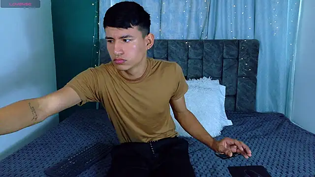 Snapshot of NicolasTorrez chatting on 02.13.26 NicolasTorrez online show from 02.13.26