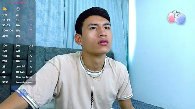 Snapshot of NicolasTorrez chatting on 02.28.26 NicolasTorrez online show from 02.28.26