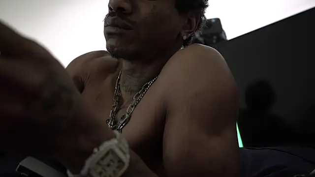 Snapshot of Live5iveTv chatting on 04.16.26 Live5iveTv online show from 04.16.26