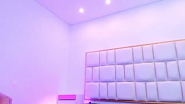 Snapshot of Violetta-foxx chatting on 02.28.26 Violetta-foxx online show from 02.28.26