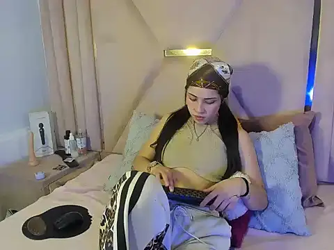 ElaSalvatorehh online show from 04.07.26