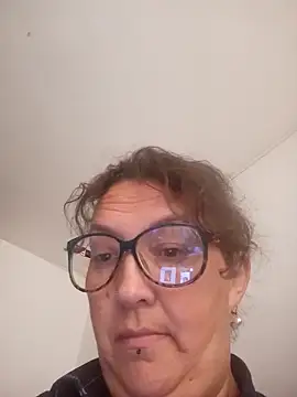  Saraqueen online show from 04.05.26