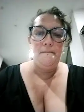  Saraqueen online show from 04.12.26