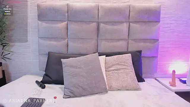 ariana  parker online show from 04.16.26