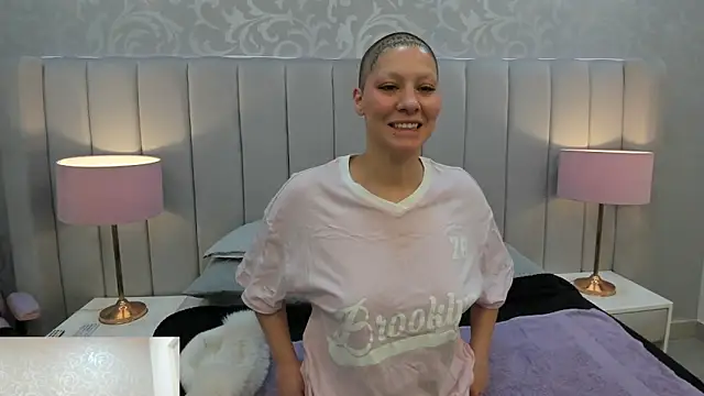 Snapshot of Raven1fox chatting on 02.28.26 Raven1fox online show from 02.28.26