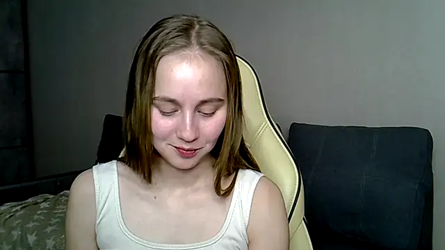 Snapshot of christimontero chatting on 02.19.26 christimontero online show from 02.19.26