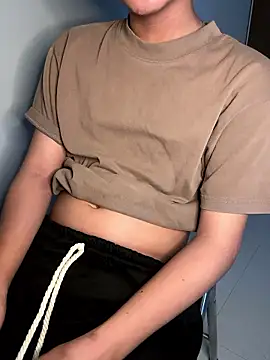 Snapshot of traidep3chan chatting on 02.15.26 traidep3chan online show from 02.15.26