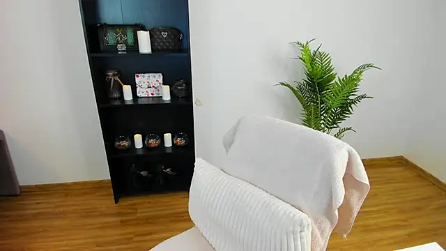 khloe starrr online show from 04.27.26