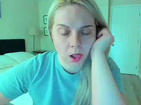 Snapshot of i_love_iva chatting on 02.17.26 i love iva online show from 02.17.26