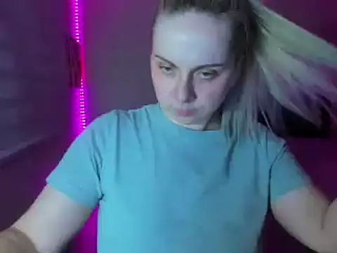 Snapshot of i_love_iva chatting on 02.26.26 i love iva online show from 02.26.26