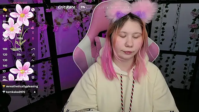 Snapshot of kitsune_little chatting on 03.11.26 kitsune little online show from 03.11.26