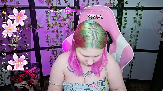 Snapshot of kitsune_little chatting on 04.02.26 kitsune little online show from 04.02.26