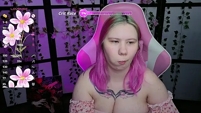 Snapshot of kitsune_little chatting on 04.04.26 kitsune little online show from 04.04.26