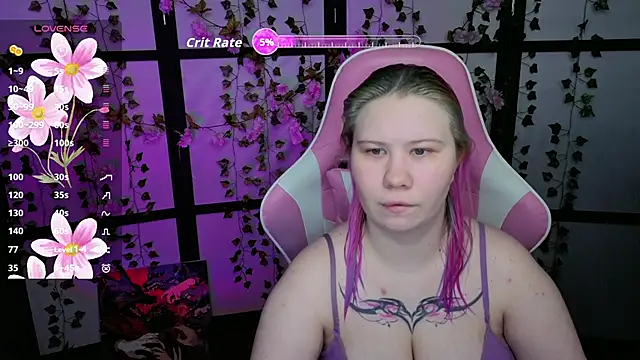 Snapshot of kitsune_little chatting on 04.05.26 kitsune little online show from 04.05.26