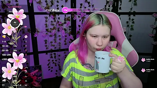 Snapshot of kitsune_little chatting on 04.06.26 kitsune little online show from 04.06.26