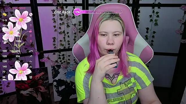 Snapshot of kitsune_little chatting on 04.07.26 kitsune little online show from 04.07.26