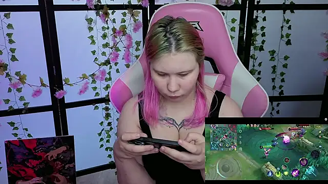 Snapshot of kitsune_little chatting on 04.15.26 kitsune little online show from 04.15.26