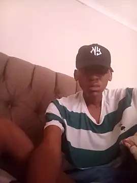 Snapshot of Leroyhotess chatting on 02.13.26 Leroyhotess online show from 02.13.26