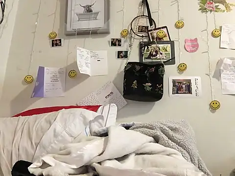 Snapshot of Girlnextdoor242 chatting on 02.17.26 Girlnextdoor242 online show from 02.17.26