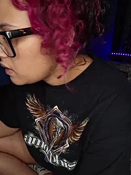 Snapshot of VelvetVixen_735 chatting on 02.22.26 VelvetVixen 735 online show from 02.22.26