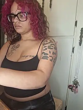 Snapshot of VelvetVixen_735 chatting on 03.02.26 VelvetVixen 735 online show from 03.02.26