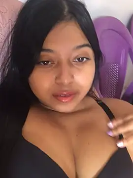 Snapshot of Emmily_hott chatting on 02.19.26 Emmily hott online show from 02.19.26