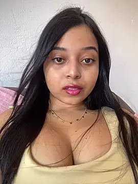 Snapshot of Emmily_hott chatting on 06.03.26 Emmily hott online show from 06.03.26