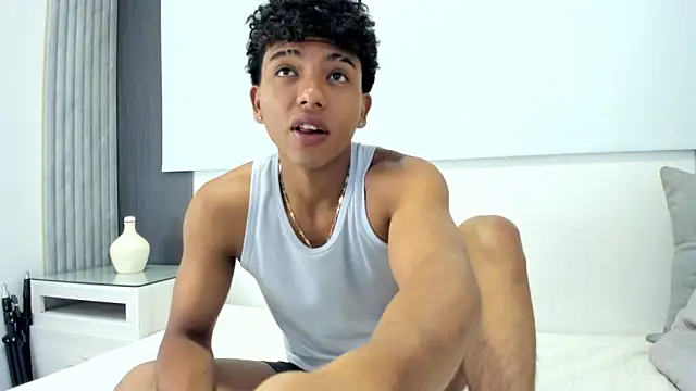 Snapshot of jhoystrong_ chatting on 02.14.26 jhoystrong online show from 02.14.26