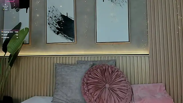 Aurora Cruz online show from 04.06.26