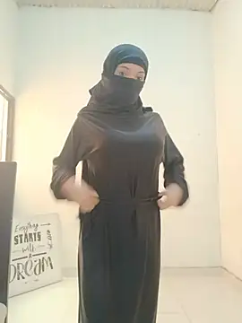aminaa  online show from 07.04.26