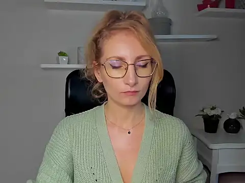 CinderellaMoon online show from 03.06.26