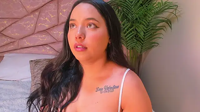 Snapshot of melanie_velle chatting on 02.19.26 melanie velle online show from 02.19.26