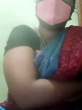 Snapshot of tamilkaviya431 chatting on 07.04.26 tamilkaviya431 online show from 07.04.26