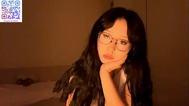 KateGlowee online show from 02.20.26