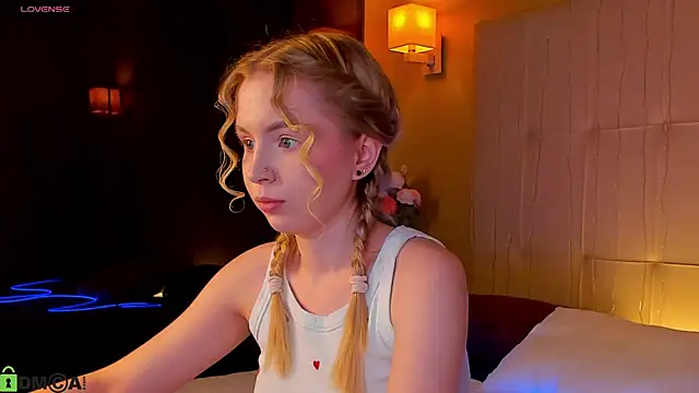 Linda  Bloom online show from 04.19.26