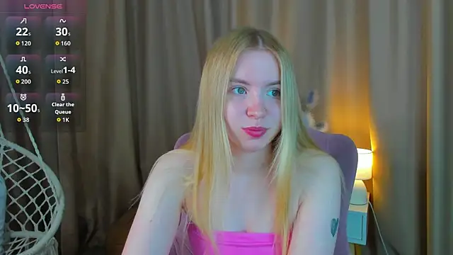 Snapshot of Linda__Bloom chatting on 06.15.26 Linda Bloom online show from 06.15.26