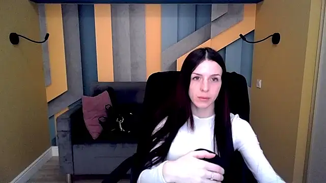 NoirDiva online show from 02.25.26