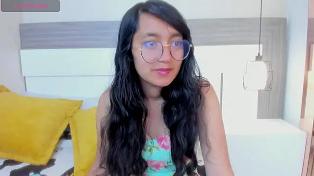 Snapshot of Emilyblussh chatting on 02.21.26 Emilyblussh online show from 02.21.26