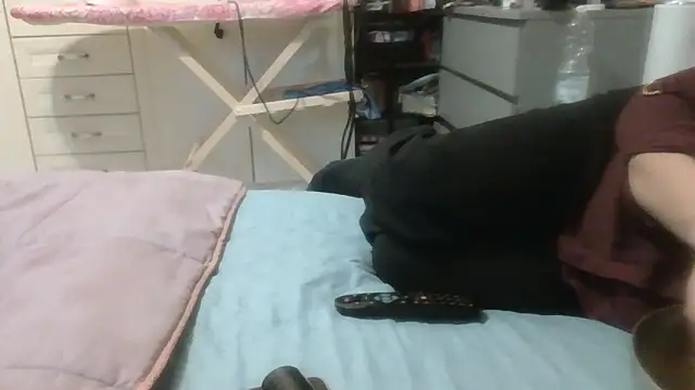 Snapshot of luanahot1 chatting on 04.24.26 luanahot1 online show from 04.24.26