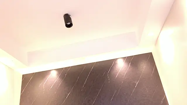 Kinsleybrown online show from 04.09.26