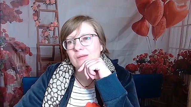 Snapshot of RadaChudna chatting on 02.24.26 RadaChudna online show from 02.24.26