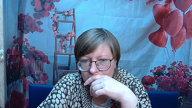 Snapshot of RadaChudna chatting on 02.27.26 RadaChudna online show from 02.27.26