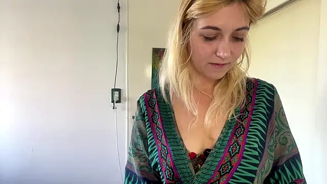 Sophiasnarl online show from 02.25.26