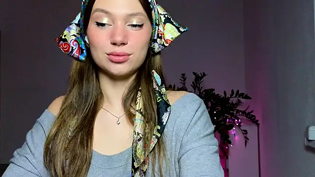 golden Flora online show from 04.13.26