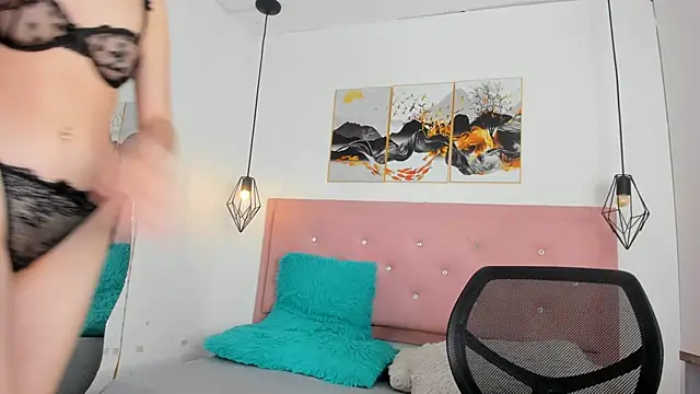 kiara  white1 online show from 02.18.26