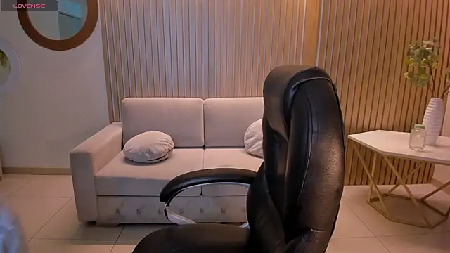 CarolineEvans x online show from 03.30.26