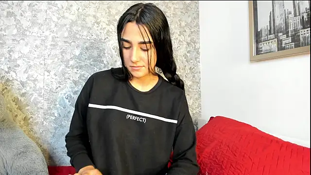 Snapshot of Anika_H chatting on 04.11.26 Anika H online show from 04.11.26